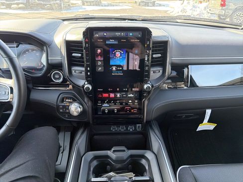 Used 2025 RAM 1500 Limited AWD/4WD image 24