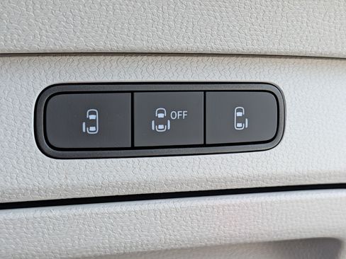 Used 2025 Volkswagen ID. Buzz Pro S Plus RWD image 28