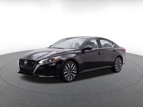 Used 2026 Nissan Altima 2.5 SV FWD image 3