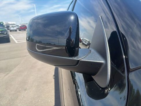 Used 2022 Dodge Durango SXT w/ Blacktop Package AWD/4WD image 5