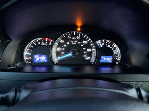 Used 2014 Toyota Camry SE image 18