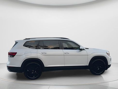 New 2026 Volkswagen Atlas SE FWD image 9