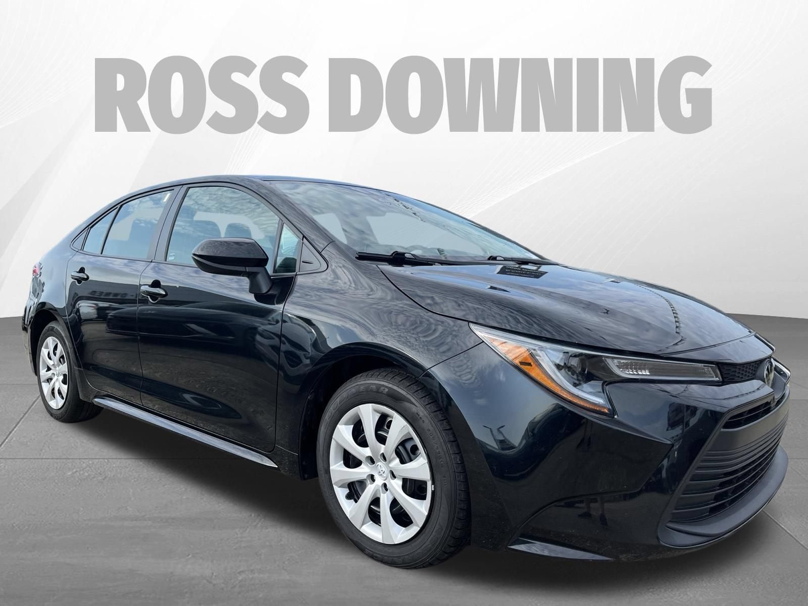 Used 2024 Toyota Corolla LE FWD image 3