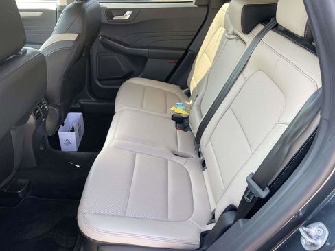 Used 2022 Ford Escape SEL w/ Technology Package image 12