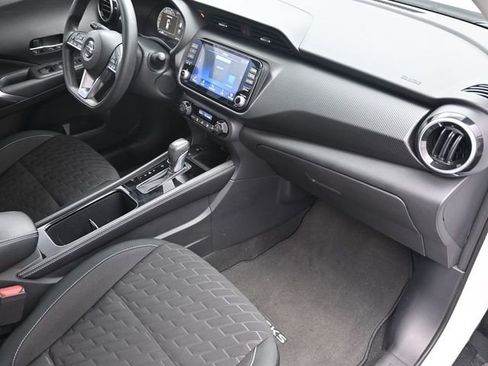 Used 2021 Nissan Kicks SV image 35