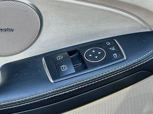 Used 2014 Mercedes-Benz SLK 250 image 18