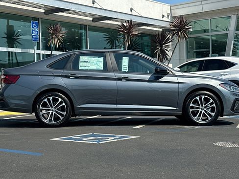 New 2025 Volkswagen Jetta Sport image 4
