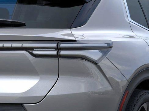 New 2026 Chevrolet Equinox EV LT w/ Convenience Package II AWD/4WD image 11