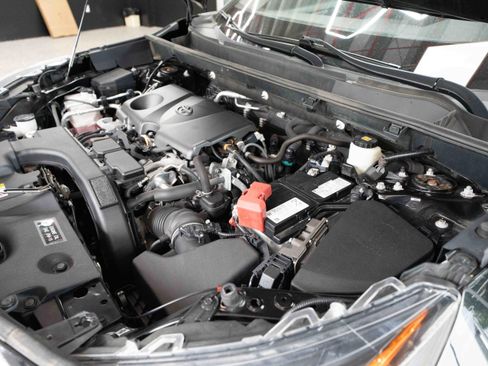 Used 2020 Toyota RAV4 XLE w/ Convenience Package AWD/4WD image 34