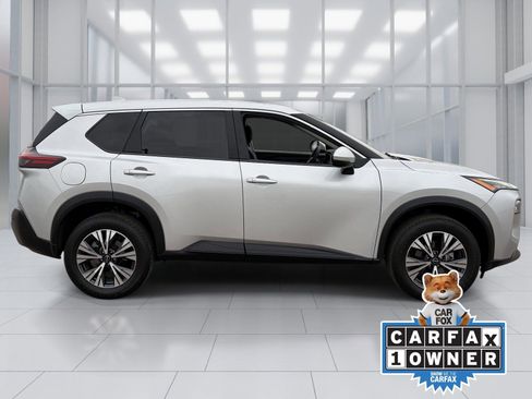 Used 2023 Nissan Rogue SV image 7
