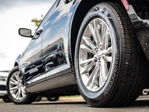 Used 2015 Chrysler 300 C RWD image 20