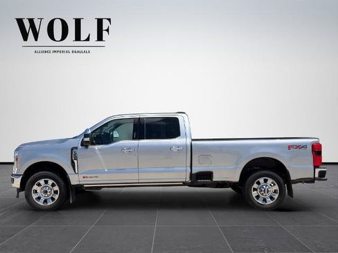 Used 2024 Ford F350 Lariat w/ Lariat Ultimate Package AWD/4WD image 4