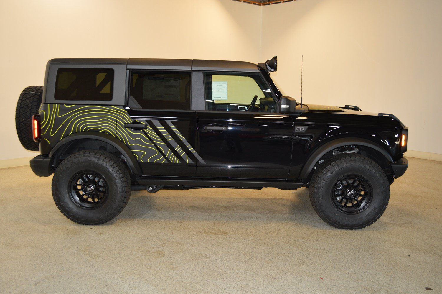 New 2025 Ford Bronco Badlands AWD/4WD image 2