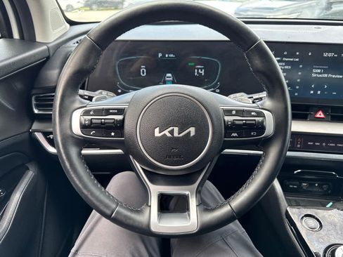 Used 2023 Kia Sportage EX image 17