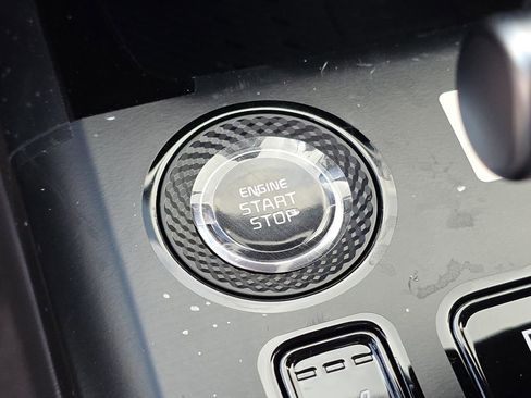 New 2025 Kia Niro EX image 29