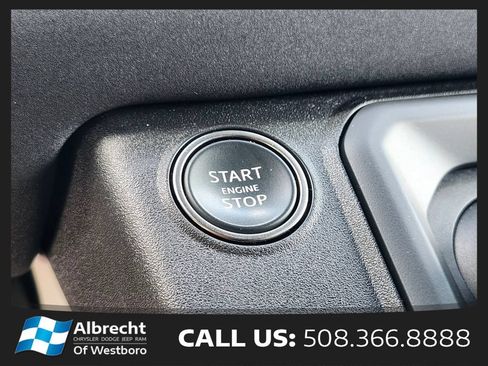 Used 2023 Land Rover Defender 90 SE AWD/4WD image 25