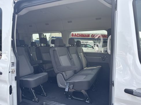 Used 2024 Ford Transit 350 XLT RWD image 4