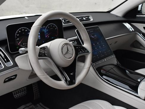 Used 2022 Mercedes-Benz S 500 4MATIC w/ AMG Line Package image 12