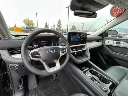 Used 2025 Ford Explorer Active w/ Active Comfort Package AWD/4WD image 24