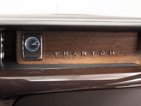 Used 2024 Rolls-Royce Phantom Sedan w/ The Phantom Package RWD image 53