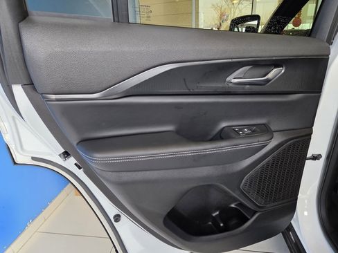 Used 2025 Jeep Grand Cherokee Laredo X image 19