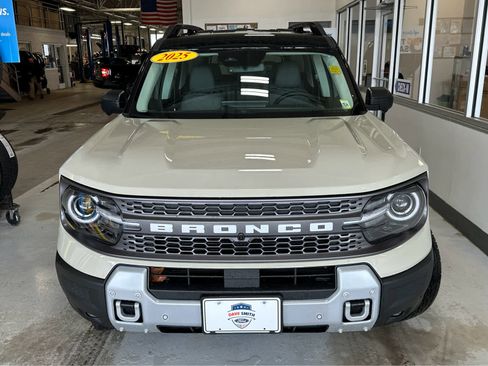 Used 2025 Ford Bronco Sport Badlands image 2