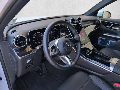 Certified 2025 Mercedes-Benz GLC 300 image 10