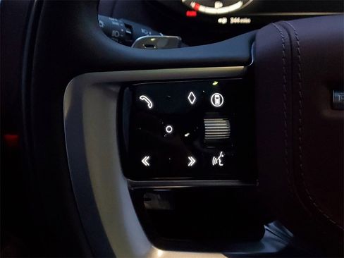 Used 2025 Land Rover Range Rover Autobiography image 15