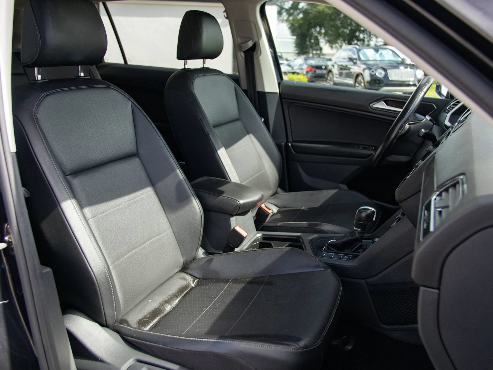 Used 2018 Volkswagen Tiguan SEL FWD image 21