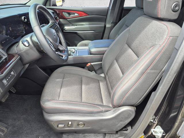 Used 2024 Chevrolet Traverse Z71 AWD/4WD image 13