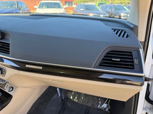 Used 2018 Audi Q5 2.0T Premium Plus w/ Premium Plus Package image 29