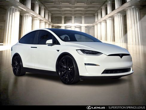 Used 2022 Tesla Model X Plaid image 2