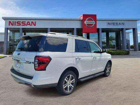 Used 2024 Ford Expedition Limited AWD/4WD image 5