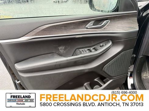 New 2026 Jeep Grand Cherokee Altitude image 19