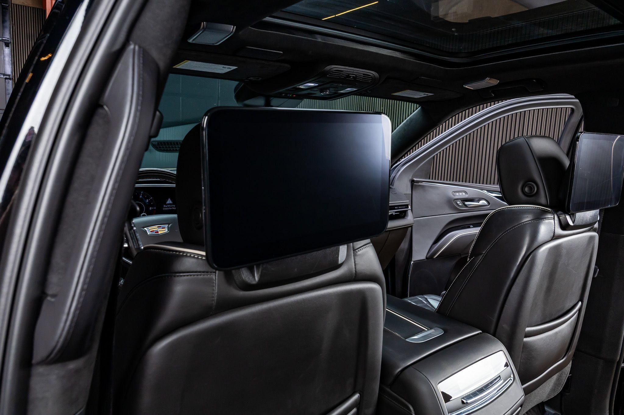 Used 2023 Cadillac Escalade ESV V AWD/4WD image 36