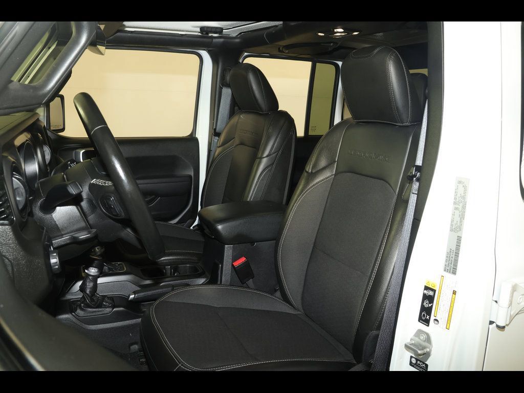 Used 2023 Jeep Gladiator Sport AWD/4WD image 19