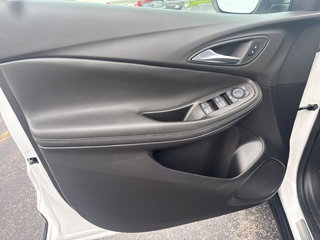 Certified 2023 Buick Encore GX Preferred w/ Cold Weather Comfort Package FWD image 13