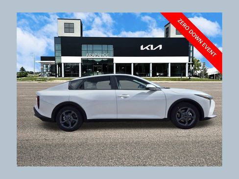 New 2026 Kia K4 LXS image 1