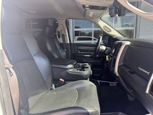 Used 2016 RAM 1500 Laramie AWD/4WD image 36