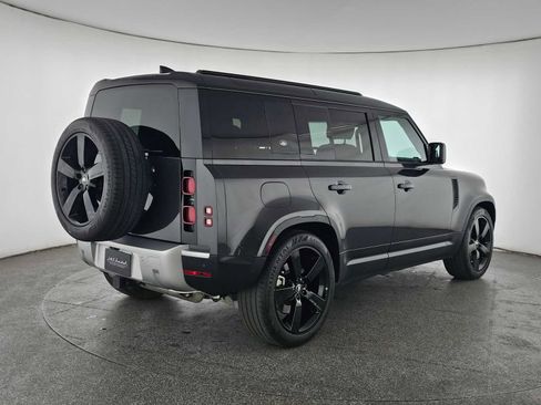 Used 2024 Land Rover Defender 110 S AWD/4WD image 3