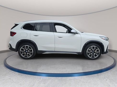 Used 2023 BMW X1 xDrive28i w/ Premium Package AWD/4WD image 5