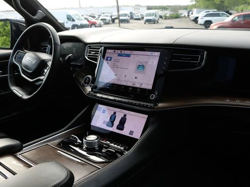 Used 2025 Jeep Grand Wagoneer 4WD w/ 8-Passenger Seating Package image 21