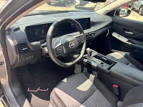 Used 2026 Nissan Sentra SV w/ SV Convenience Package FWD image 18
