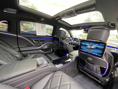 Used 2022 Mercedes-Benz Maybach S 580 4MATIC image 35