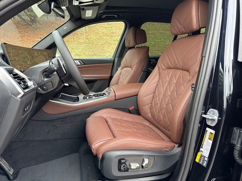 New 2026 BMW X5 xDrive50e image 10