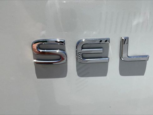 Used 2024 Volkswagen Atlas Peak Edition SEL image 31