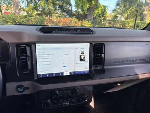 Used 2022 Ford Bronco Wildtrak image 38