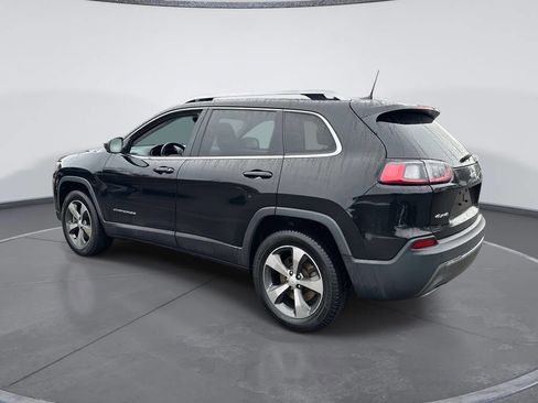 Used 2019 Jeep Cherokee Limited image 3