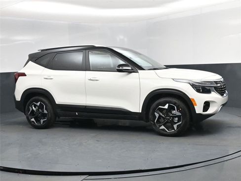 New 2026 Kia Seltos S image 3