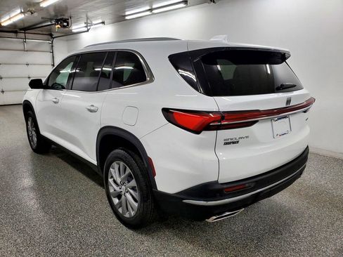 Used 2025 Buick Enclave Preferred image 6